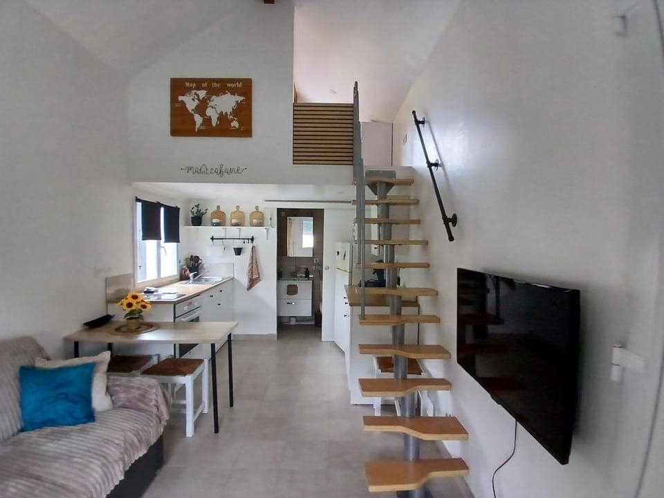 Kitchen or kitchenette, Living room