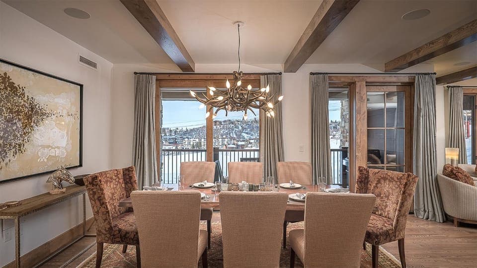 View (from property/room), Balcony/Terrace, Dining area