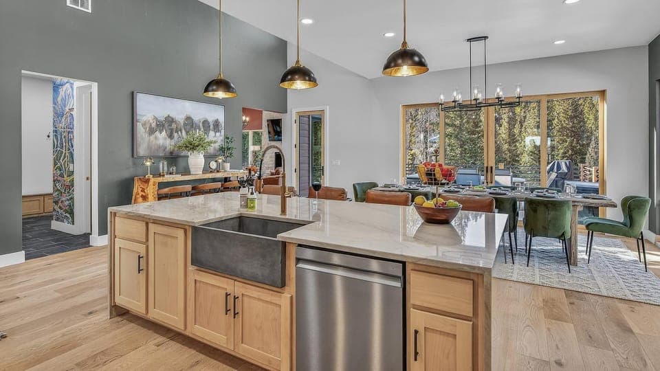 Dining area, dishwasher, kitchen