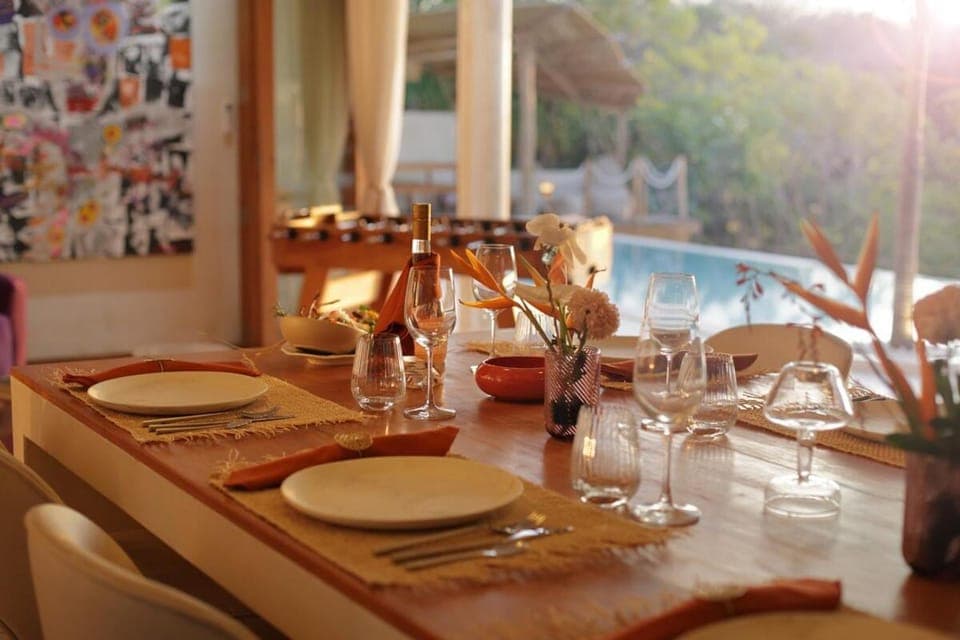 Food and drinks, Dining area, Pool view, Drinks