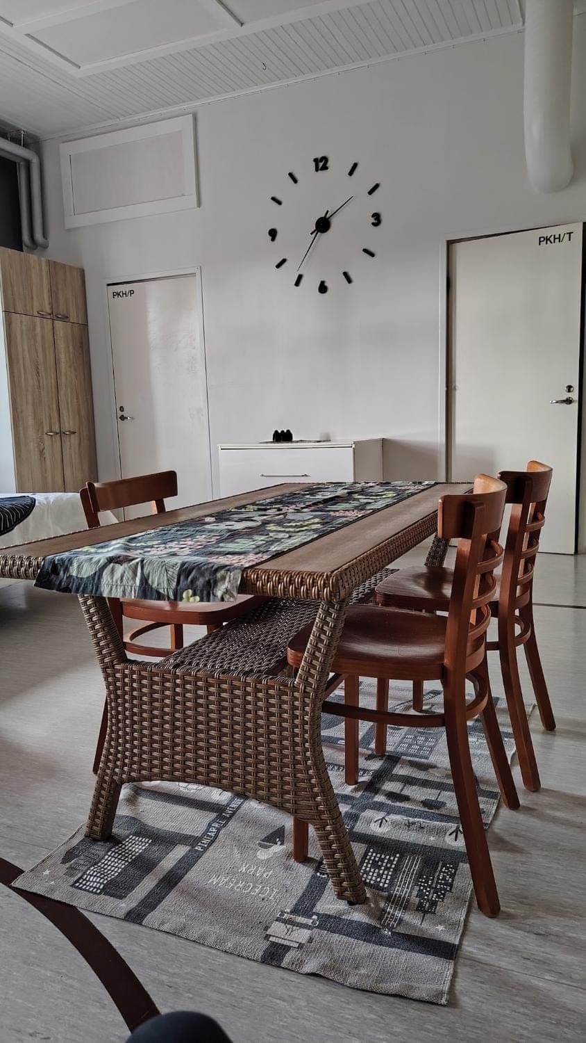 Hirsi koulun jumppasalin yksiö Apartment in Finland