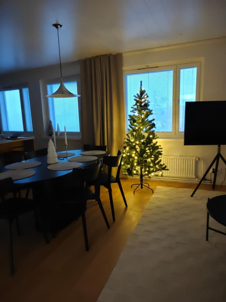 Seating area, Dining area