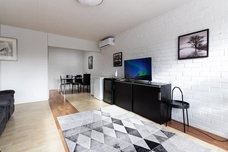TV and multimedia, Living room, Seating area