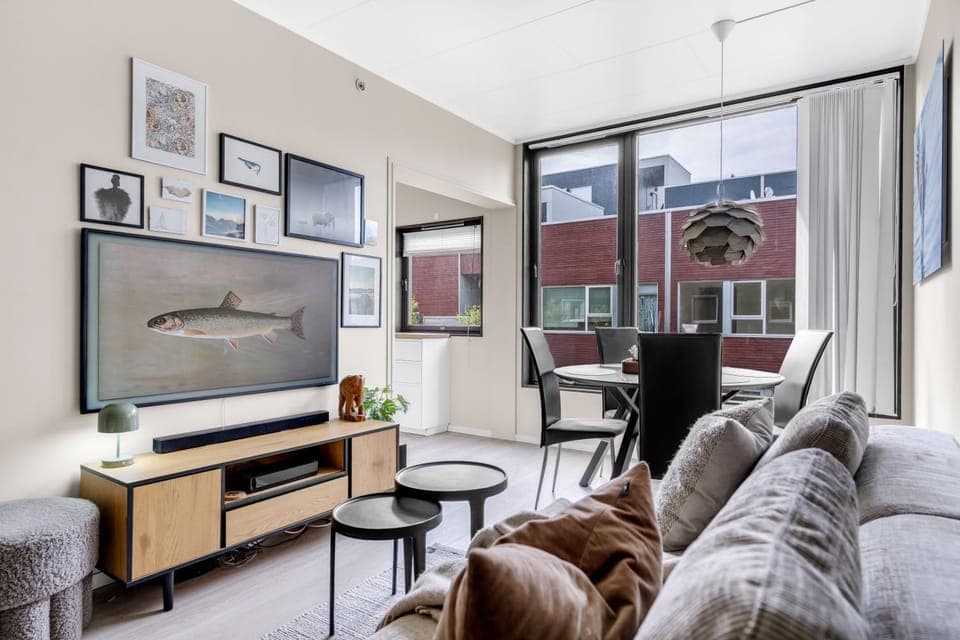 TV and multimedia, View (from property/room), Living room, Seating area, kitchen