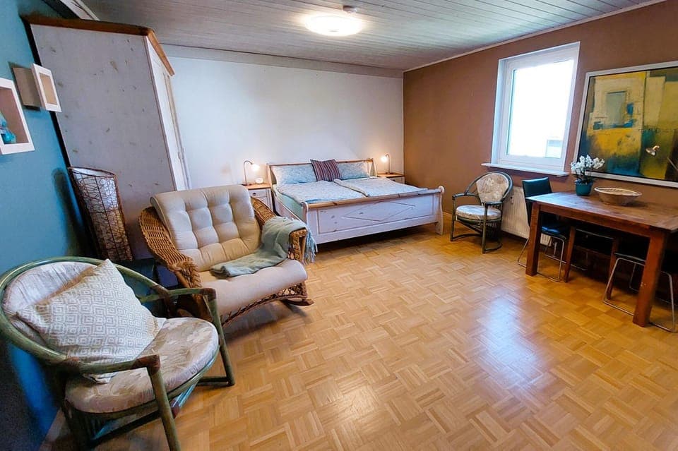 Living room, Photo of the whole room