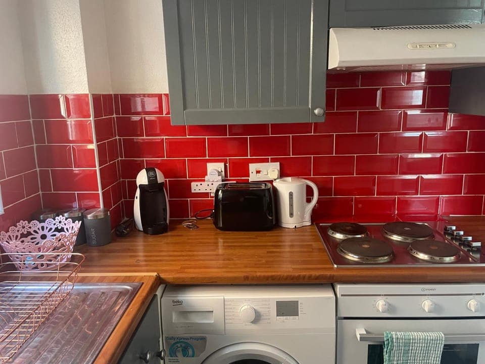 Coffee/tea facilities, Kitchen or kitchenette, dishwasher, minibar, stove, toaster, washing machine, dryer