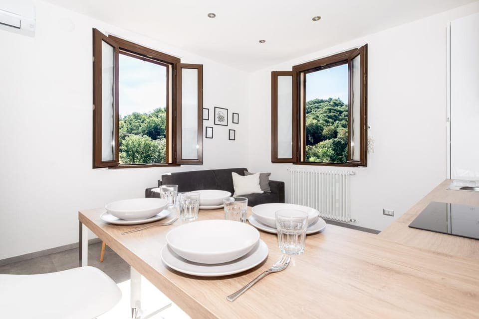 Living room, Dining area, air conditioner