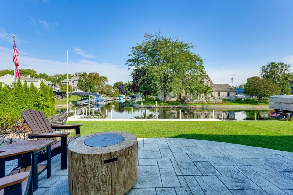 Lake Wawasee Family Getaway w/ Private Dock! House in Indiana