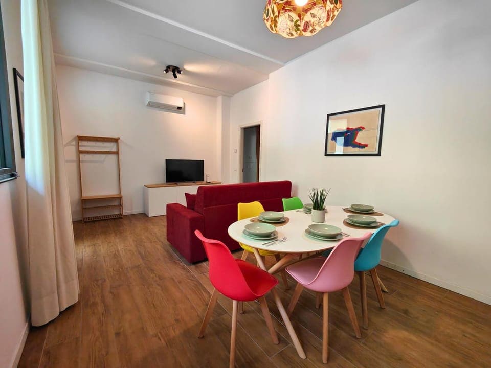 TV and multimedia, Living room, Dining area