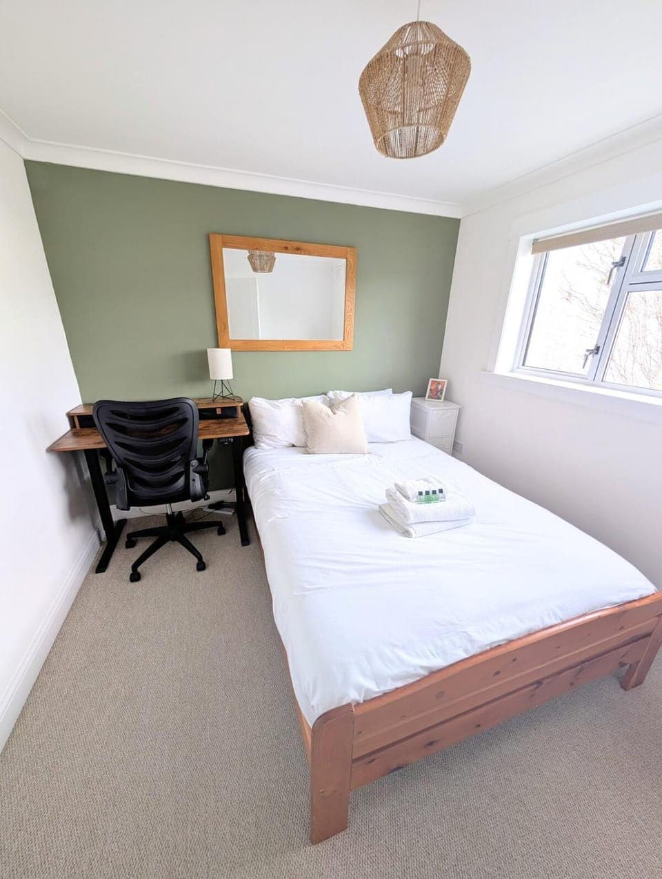 Bed, Photo of the whole room, Seating area, Bedroom, towels