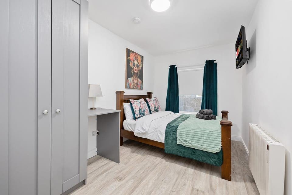 Bed, Photo of the whole room, Bedroom, towels, wardrobe