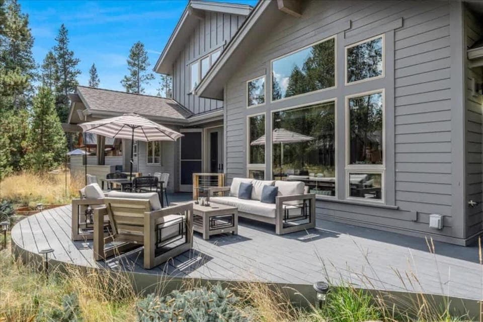 Gannet Chalet with HOT TUB, SAUNA, SHARC House in Sunriver
