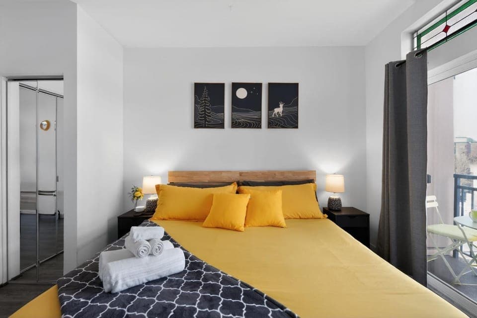 Bed, Balcony/Terrace, Photo of the whole room, Bedroom