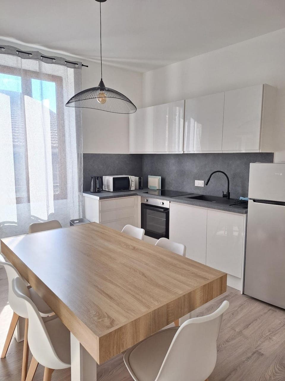 Kitchen or kitchenette, Dining area, dishwasher, oven, stove, toaster