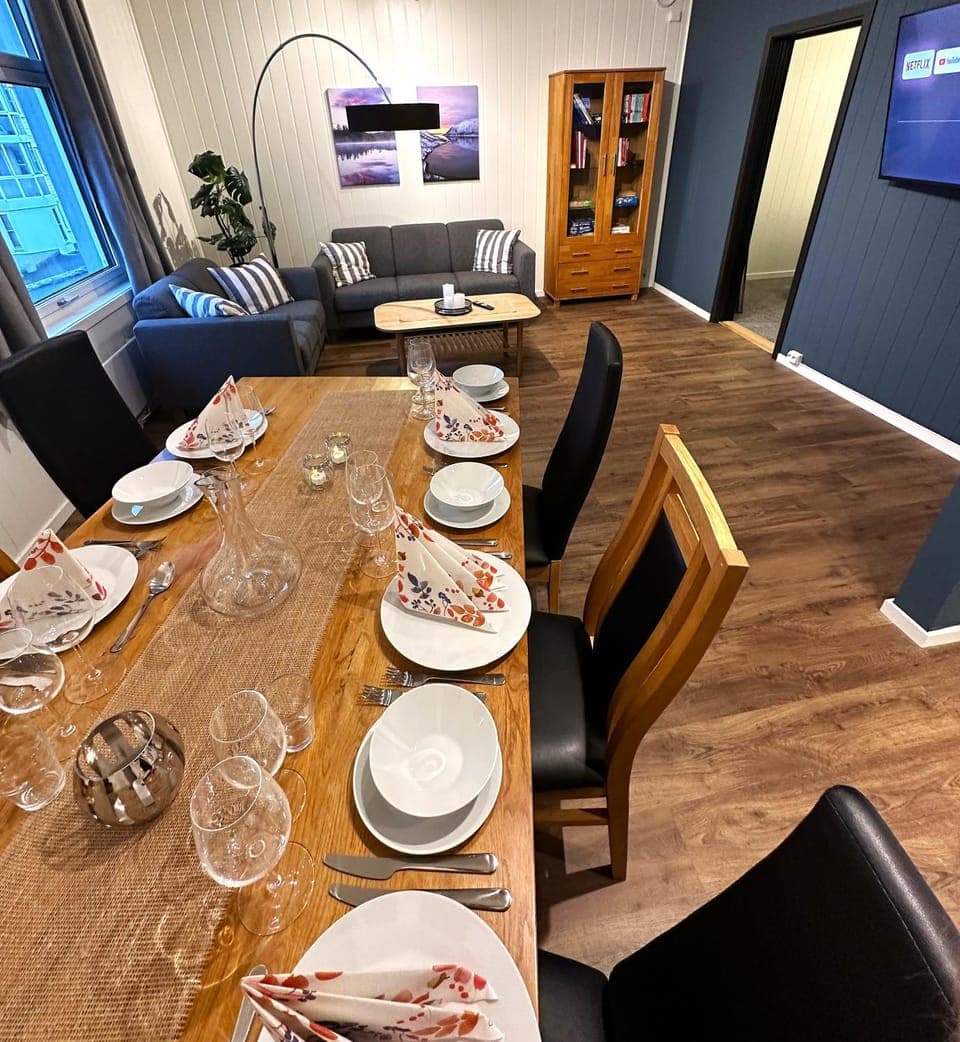 Living room, Dining area