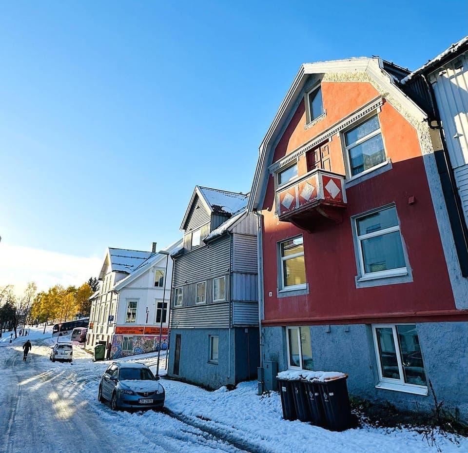Facade/entrance, Neighbourhood, Winter, Street view