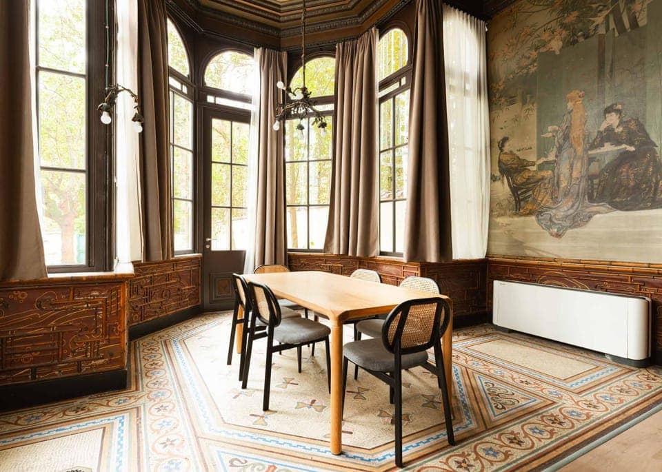 Living room, Seating area, Dining area