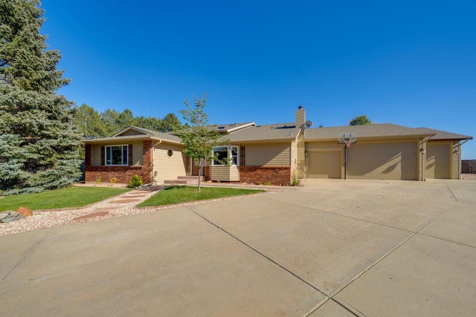 Loveland Peaks Retreat Family Home 3 Mi to Dtwn! House in Loveland