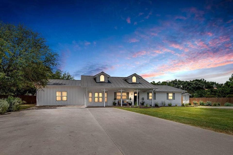 Property building, Day