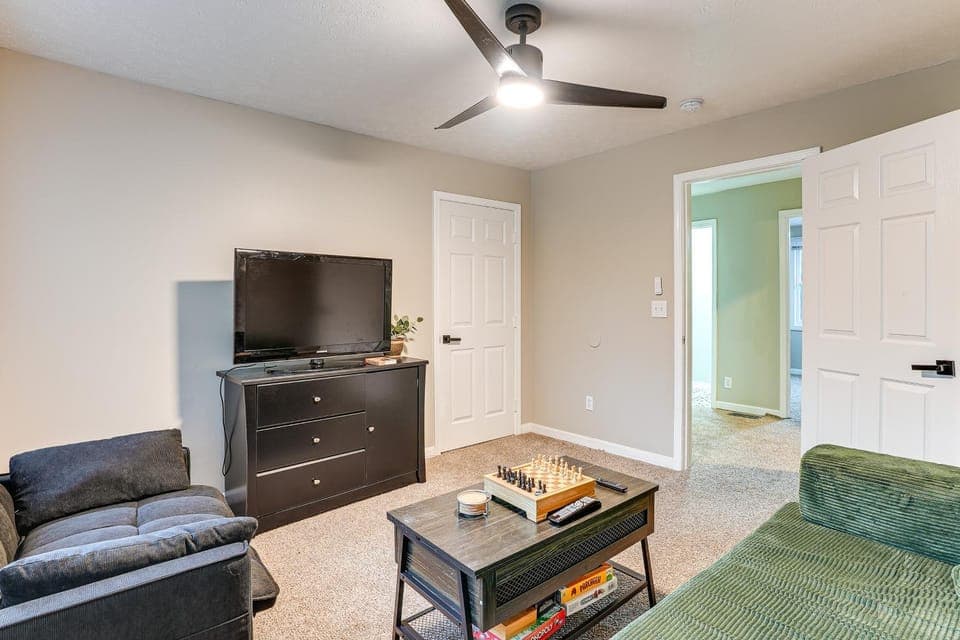 Stay Near the Derby & Downtown! Louisville Apt Apartment in Louisville