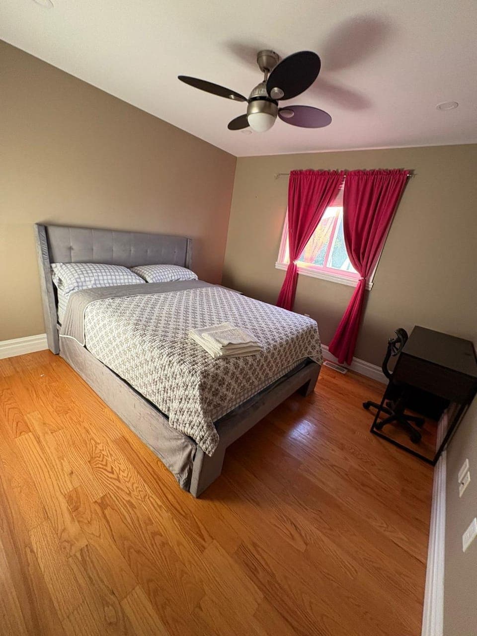 Sweet Home close to riverside with free wifi Vacation rental in Windsor