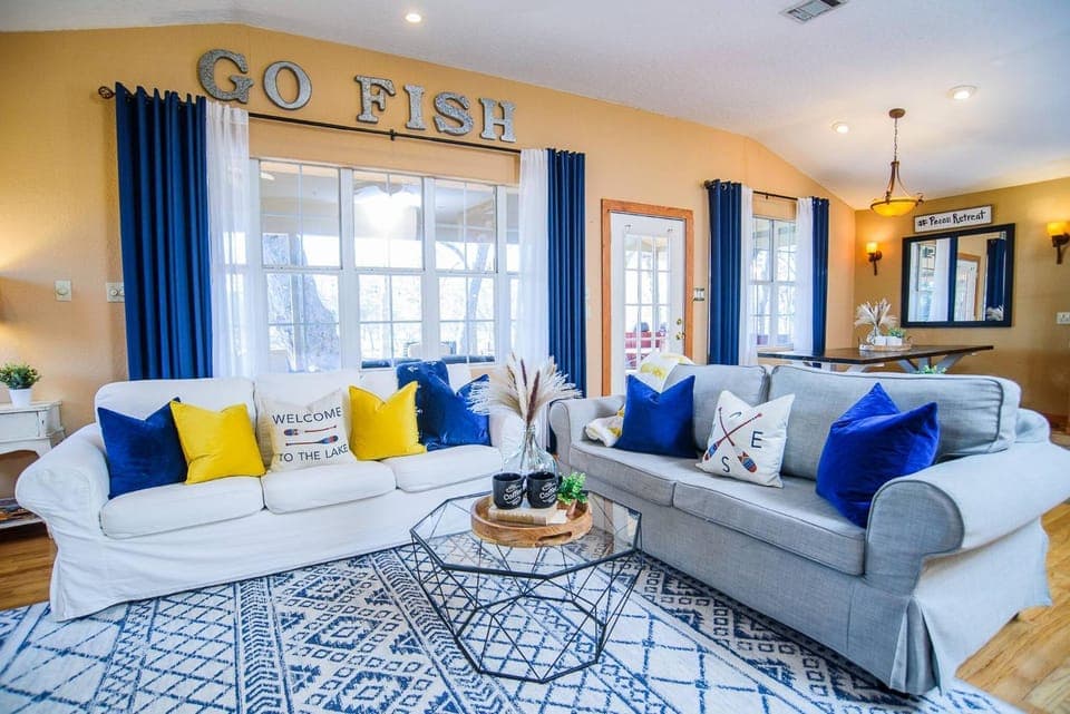 Property building, Bathroom, Bedroom, Lake view, River view, Family