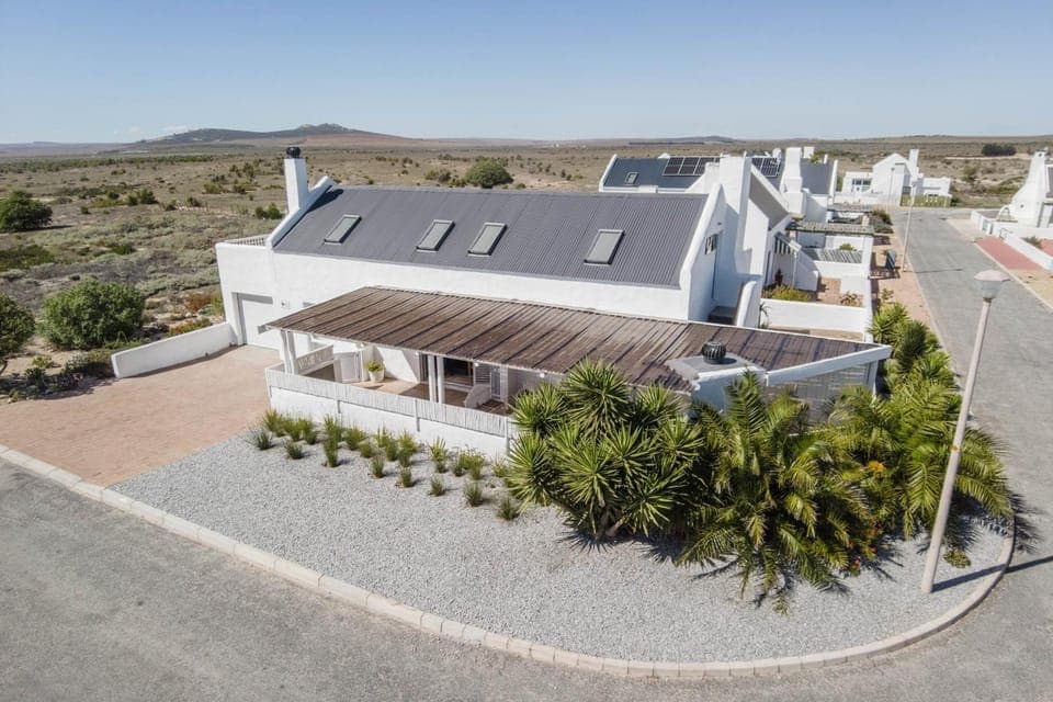 Property building, Day, Neighbourhood, Natural landscape, Bird's eye view, Street view