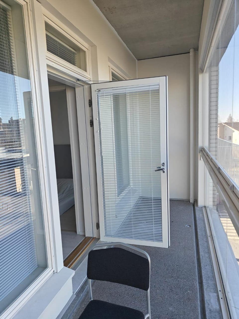 30 m2 1-bedroom app, 5 floor, close to the airpor, train station and Myyrmanni shopping center Apartment in Helsinki