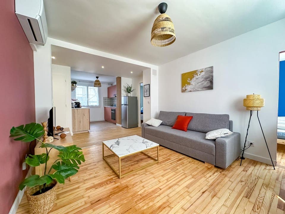 Living room, Seating area