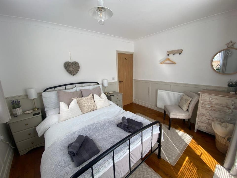 Bed, Photo of the whole room