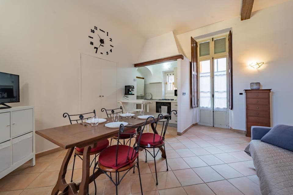 TV and multimedia, Kitchen or kitchenette, Living room, Dining area