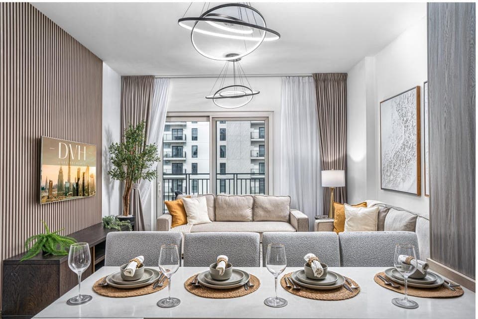 Living room, Seating area, Dining area