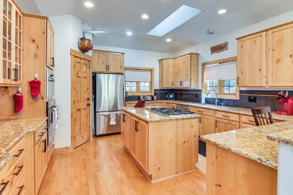 Mtn-View Cabin with Private Hot Tub in Georgetown! Cabin in Georgetown