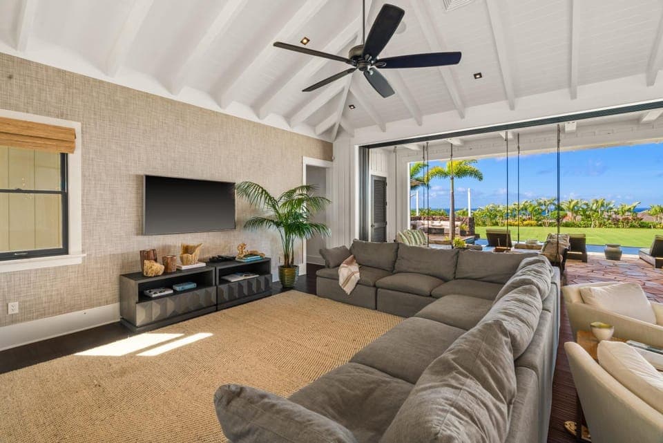 TV and multimedia, Living room, Seating area