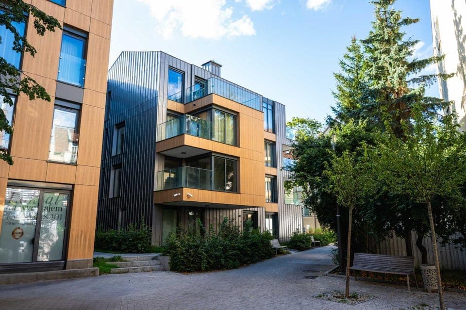 Property building, Day