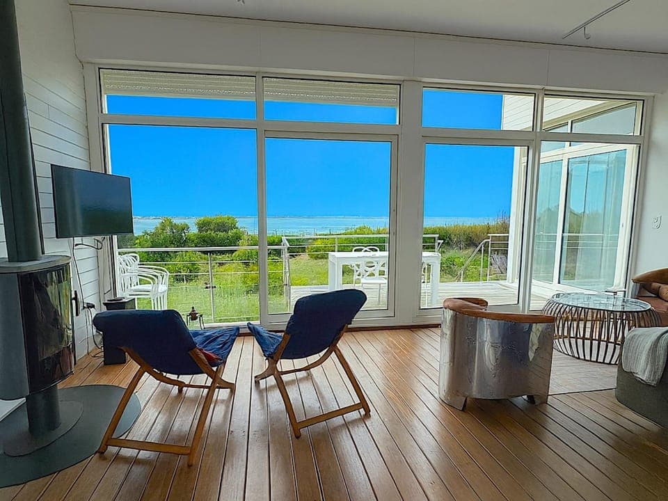 Communal lounge/ TV room, Natural landscape, TV and multimedia, View (from property/room), Balcony/Terrace, Living room, Seating area, Dining area