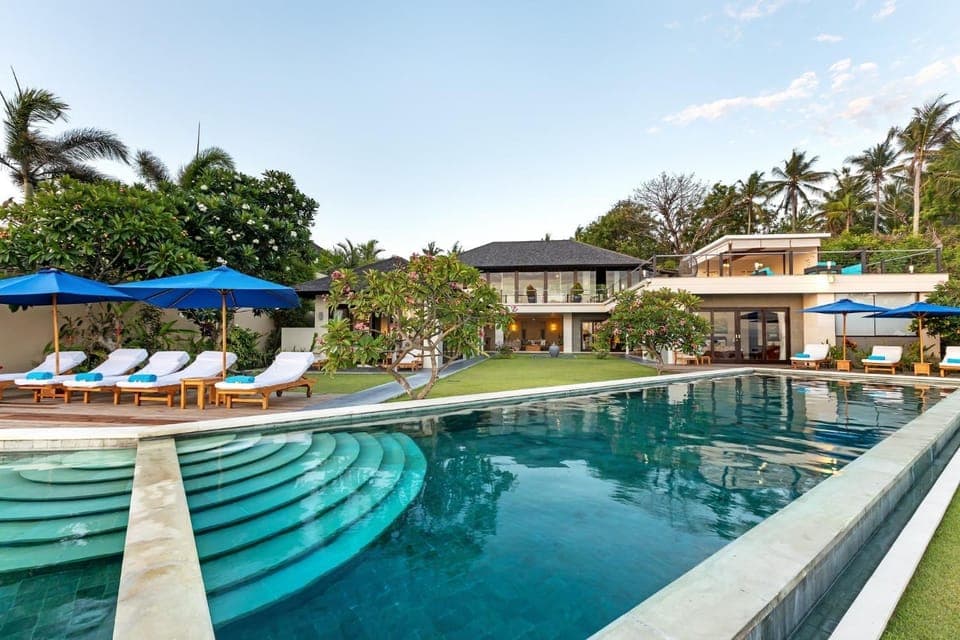 Property building, Garden view, Pool view, Swimming pool