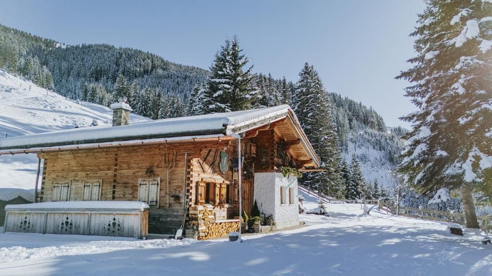 Property building, Day, Natural landscape, Winter, Mountain view