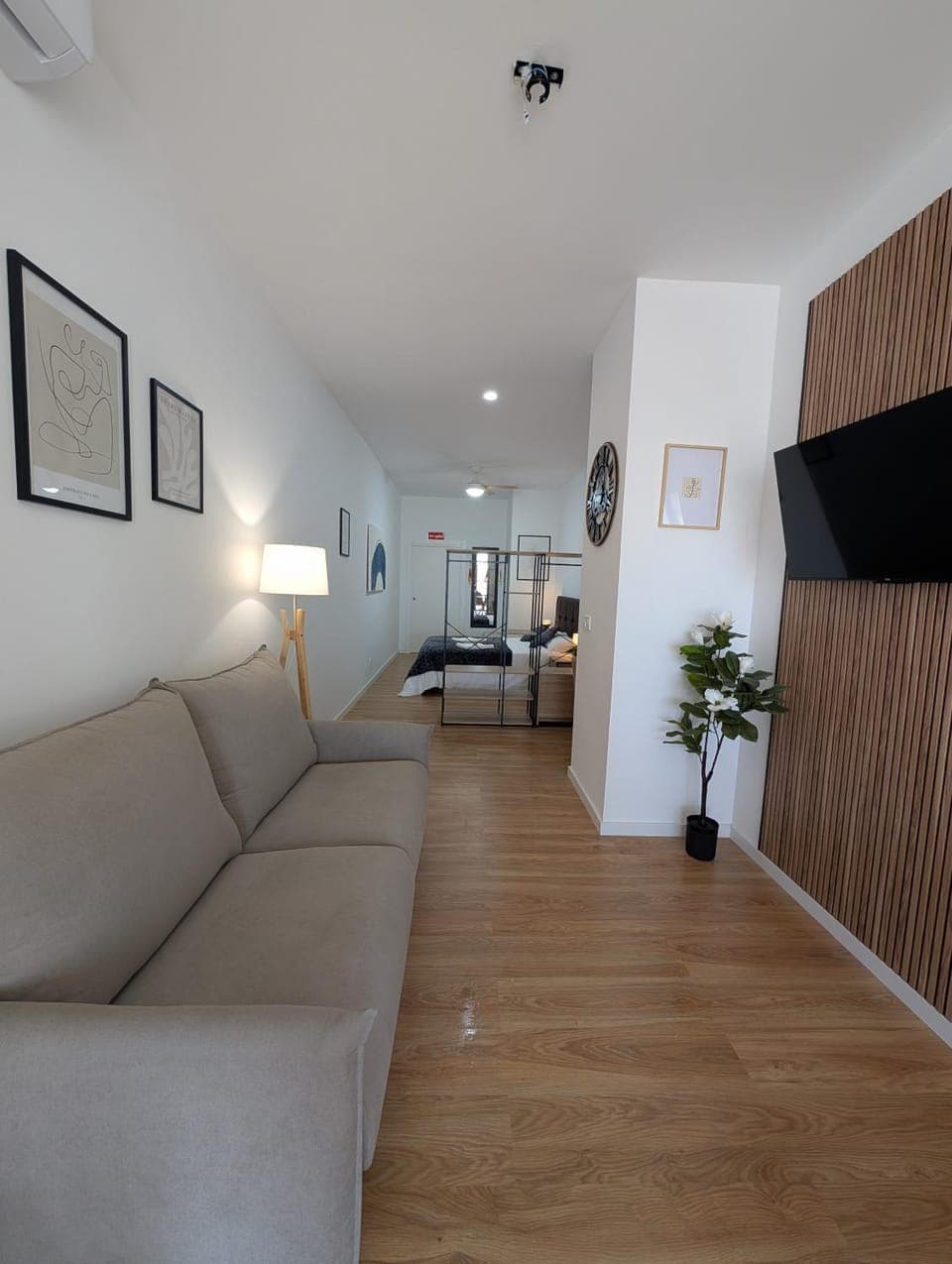 TV and multimedia, Living room, Dining area