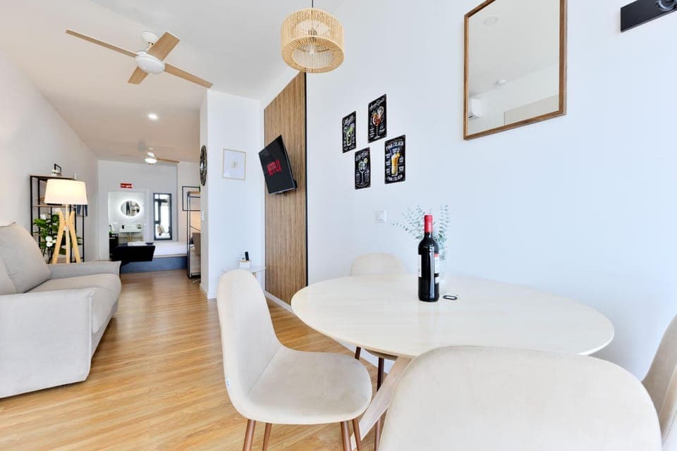 TV and multimedia, Dining area