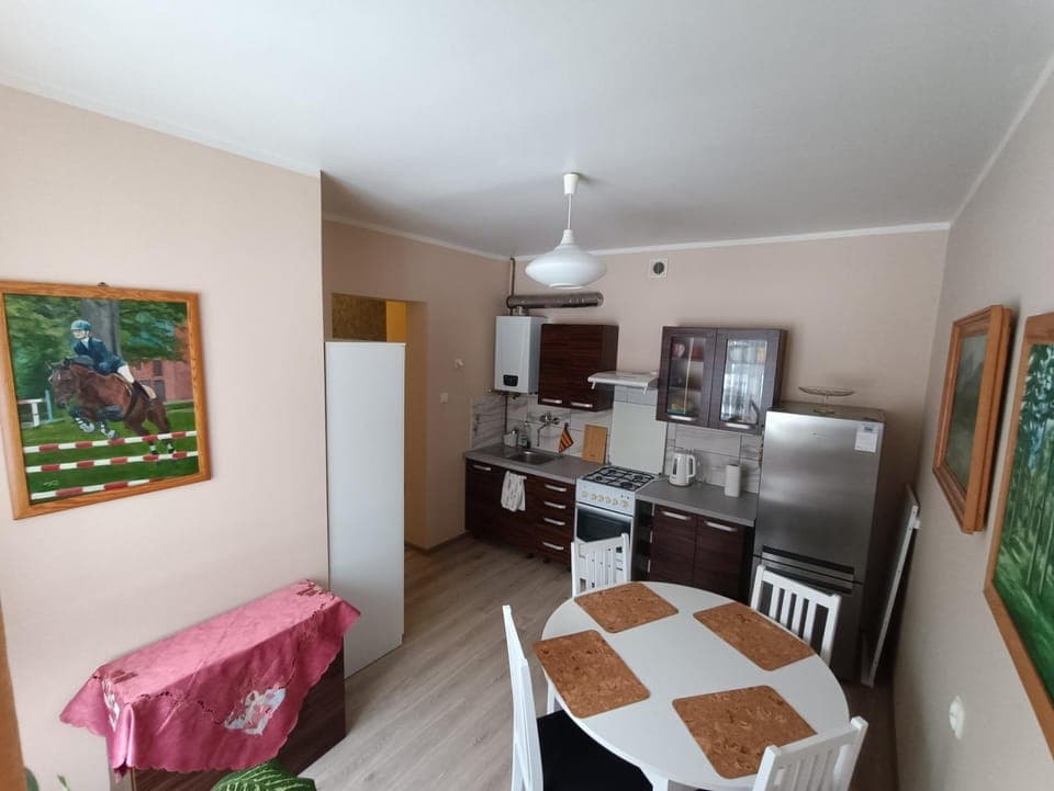 Kitchen or kitchenette, microwave, oven, kitchen, kitchen