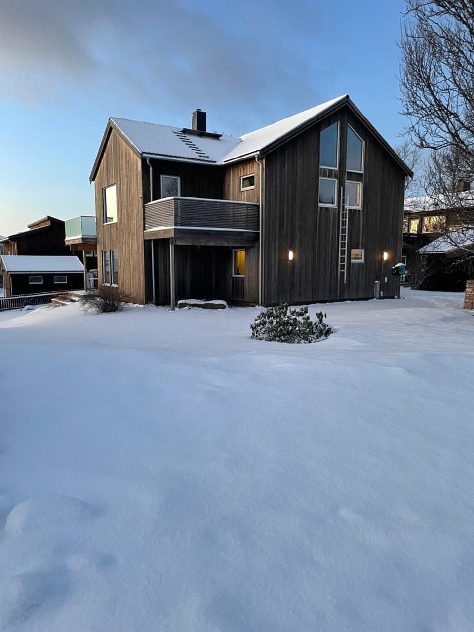 Property building, Day, Winter