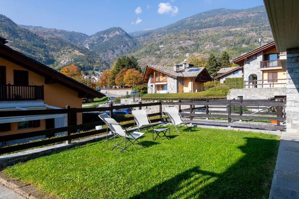 Balcony/Terrace, Mountain view