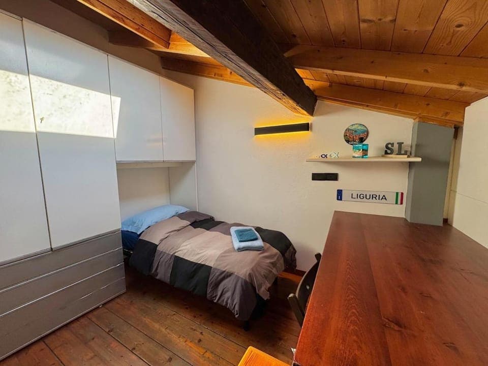 Bed, Photo of the whole room, Bedroom, wardrobe