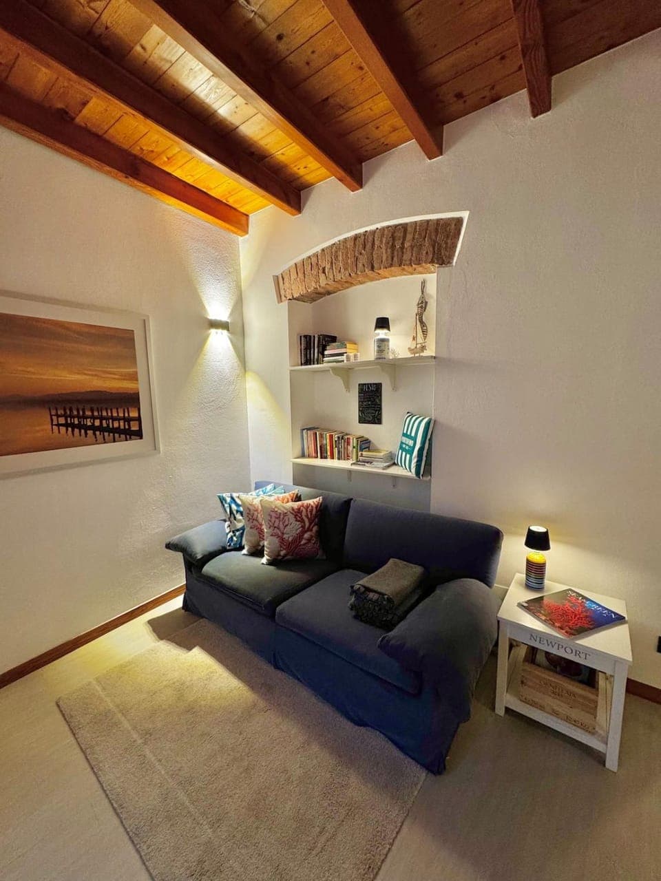 Library, Living room, Seating area