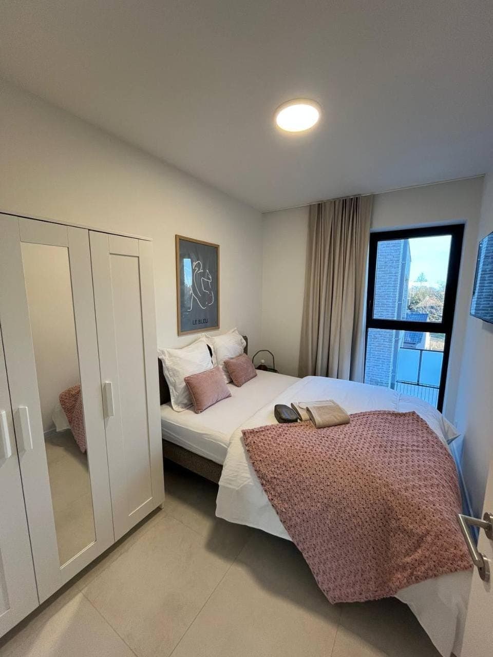 Bed, Photo of the whole room, Bedroom, wardrobe