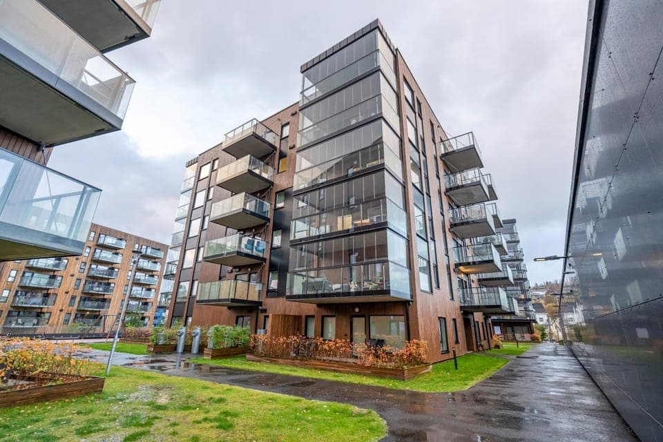 Arctic Supreme Luxe l Heated Balcony l Free Parking Apartment in Tromso