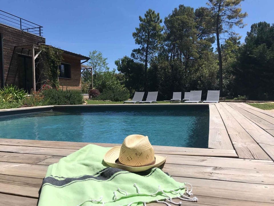 Property building, Nearby landmark, Communal lounge/ TV room, Natural landscape, Garden, Balcony/Terrace, Lobby or reception, Garden view, Pool view, Swimming pool