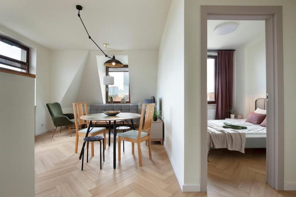 Bed, Living room, Photo of the whole room, Seating area, Dining area, Bedroom