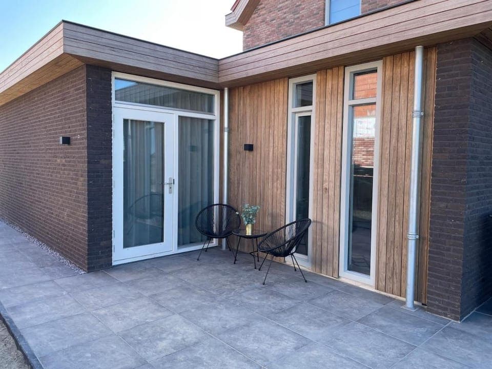 Property building, Day